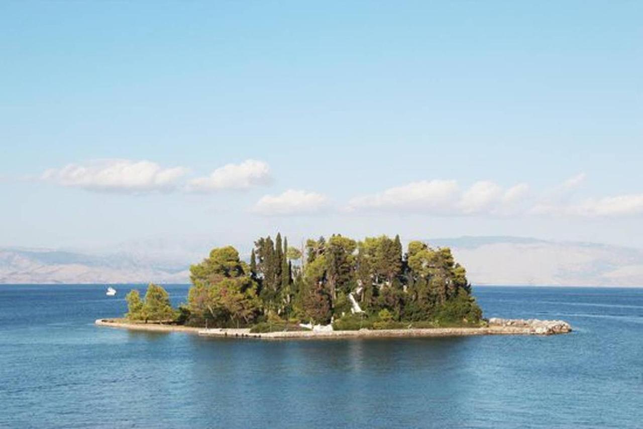 Batis Breeze Bed and Breakfast Perama  Eksteriør billede