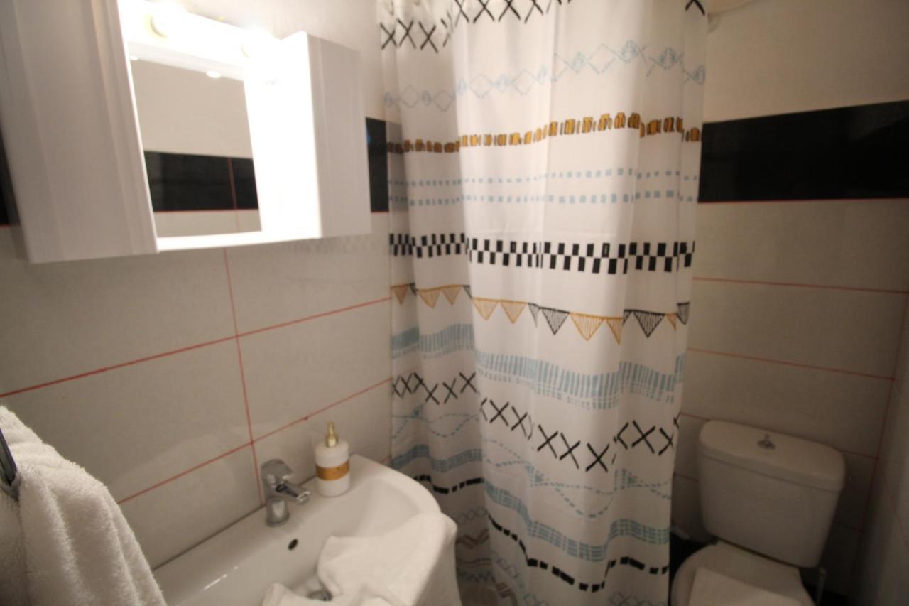 Batis Breeze Bed and Breakfast Perama  Eksteriør billede